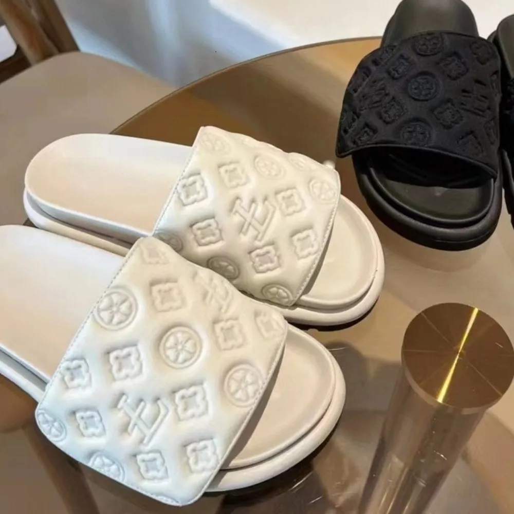 Summer New Thick-Soled Slippers For Outdoor Wear Magic Tape Platform Embossed Versatile One-Word Sandals_voghion.com