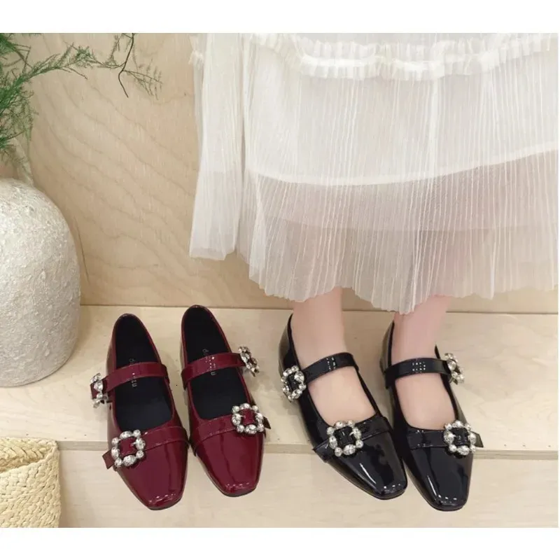Ballerine comode da donna con strass e fibbia in metallo_voghion.com