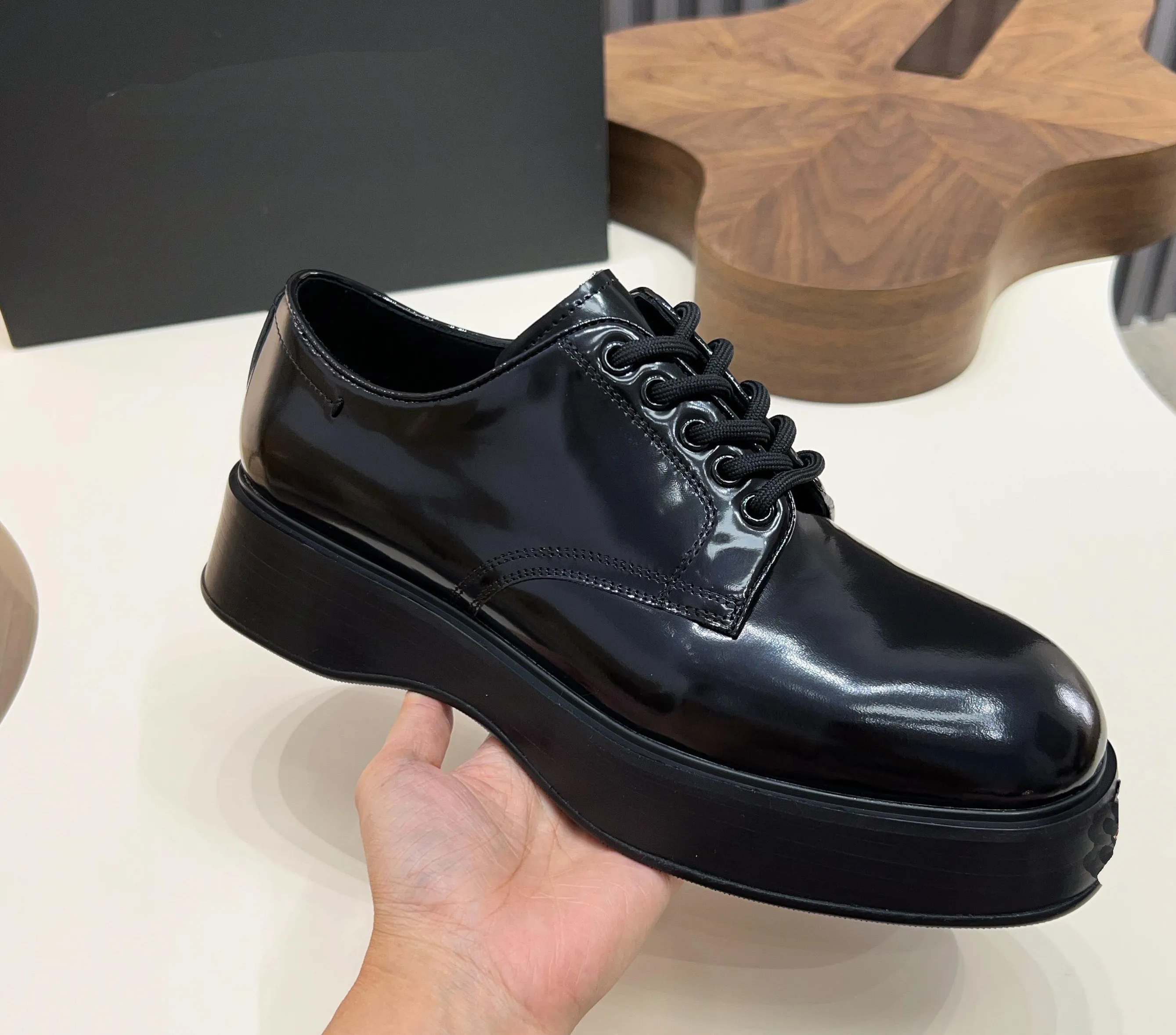 trendy mens dress shoes Men's & Loafers Upper Material Men's Trendy Brogue Wingtip Dress