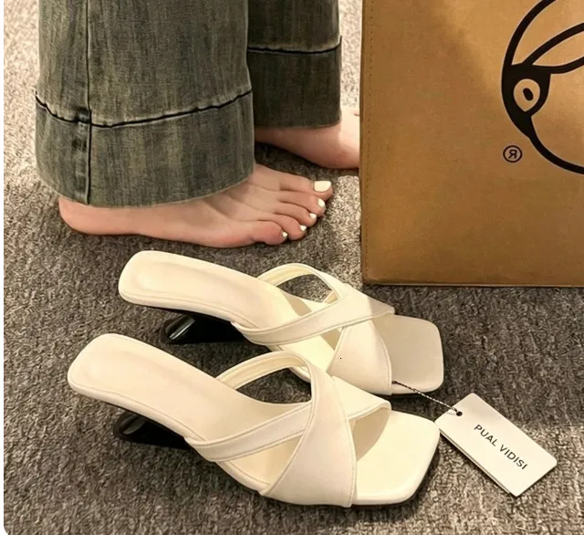 Women White Cross Strap Mule Sandals Square Open Toe Unique Curved Low Kitten Heel Backless Casual Summer Slip On Shoes_voghion.com