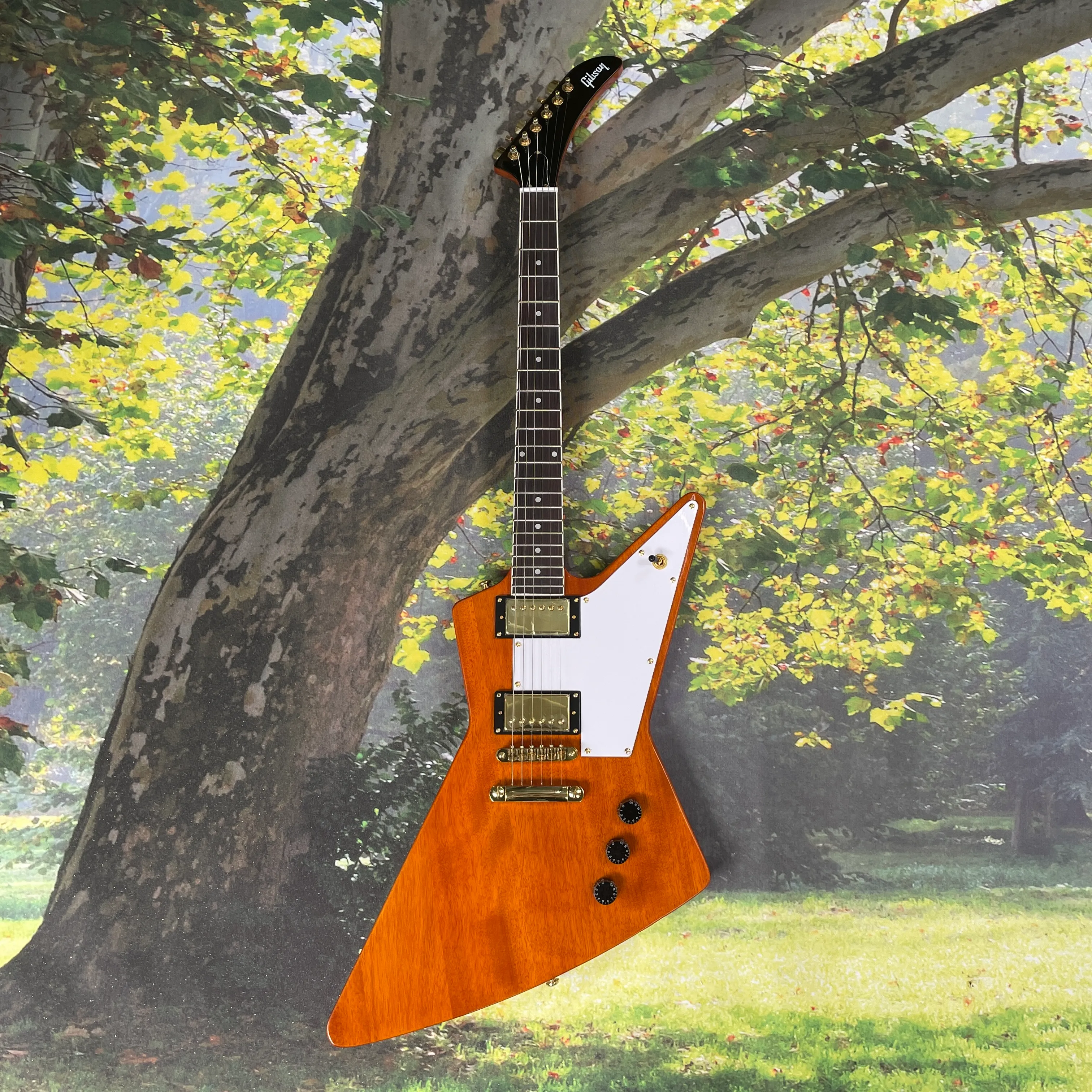 Beginner's Rogue Rocketeer Electric Guitar: 6 String... 