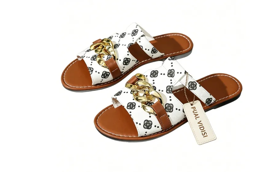 Luxury Gold Chain Accent Flat Slide Sandals Retro Printed Pattern Designer Inspired Casual Summer Slides_voghion.com