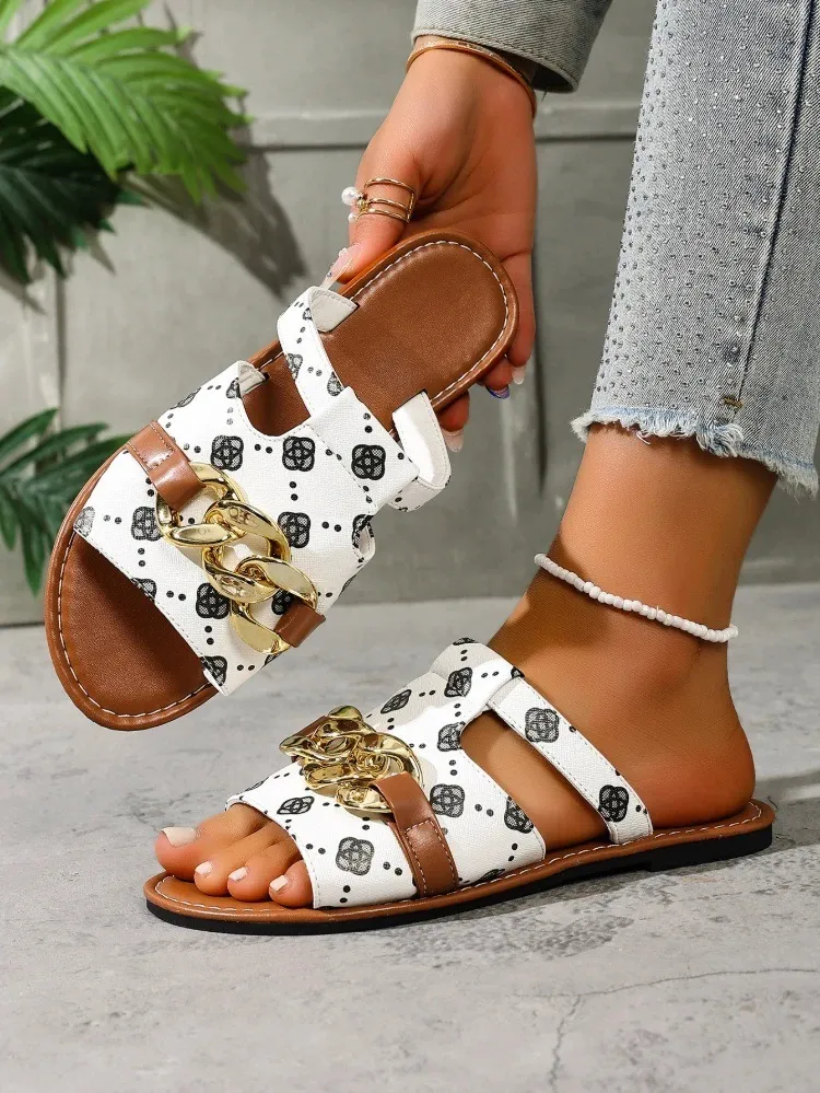 Luxury Flat Sandals For Women With Gold Chain And Retro Pattern_voghion.com