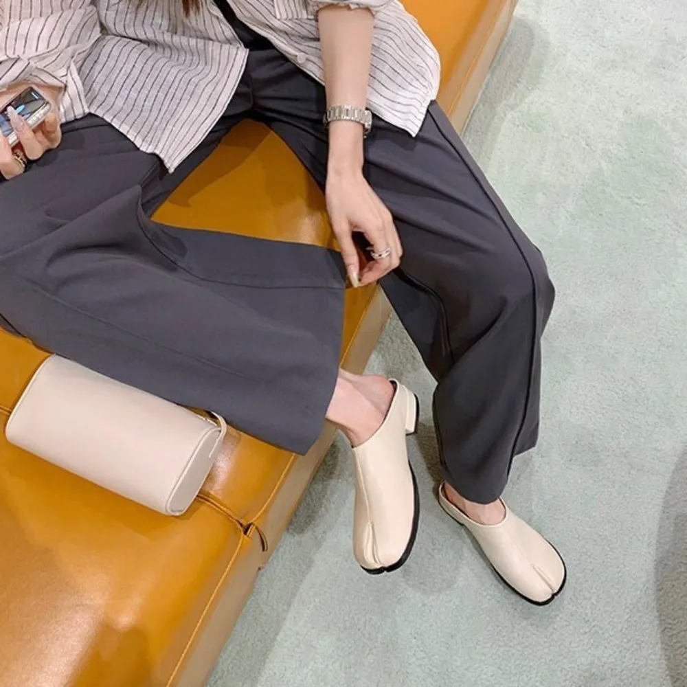 Women Minimalist Split Tabi Mule Slippers Solid Color Soft Leather Backless Low Heel Casual Slip On Closed Toe Slides_voghion.com