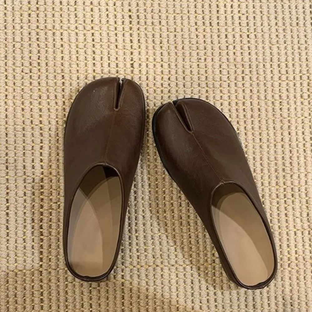 Women Minimalist Split Tabi Mule Slippers Solid Color Soft Leather Backless Low Heel Casual Slip On Closed Toe Slides_voghion.com