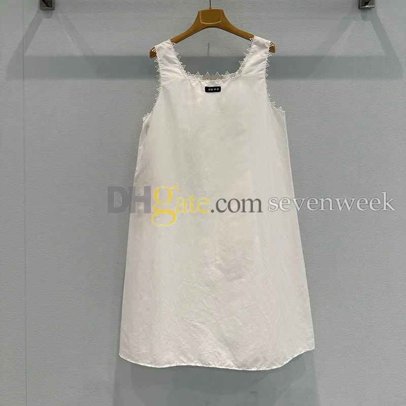 simple dress design with lace Plain Dress lace Designing 2023 Keep following @shahzain_tailor Same design stitching available if you are interested please contact us #03102424060 #shahzaintailor #instagrampost #instaexplore #instapost #instalike #instagood #kurtineckdesign