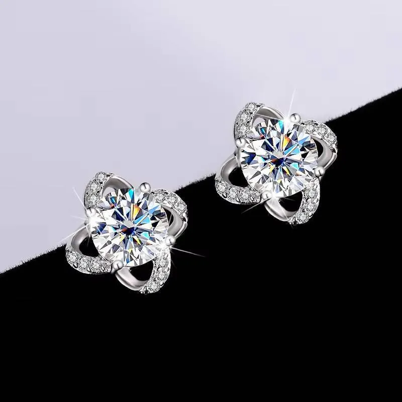 Factory Price Moissanite Diamond Stud Earring Clover Shape Halo VVS 05ct D Color White 925 Silver For Women Wedding_voghion.com