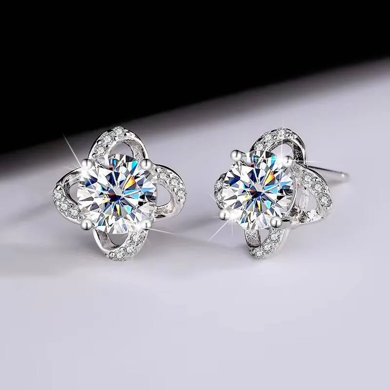Factory Price Moissanite Diamond Stud Earring Clover Shape Halo VVS 05ct D Color White 925 Silver For Women Wedding_voghion.com