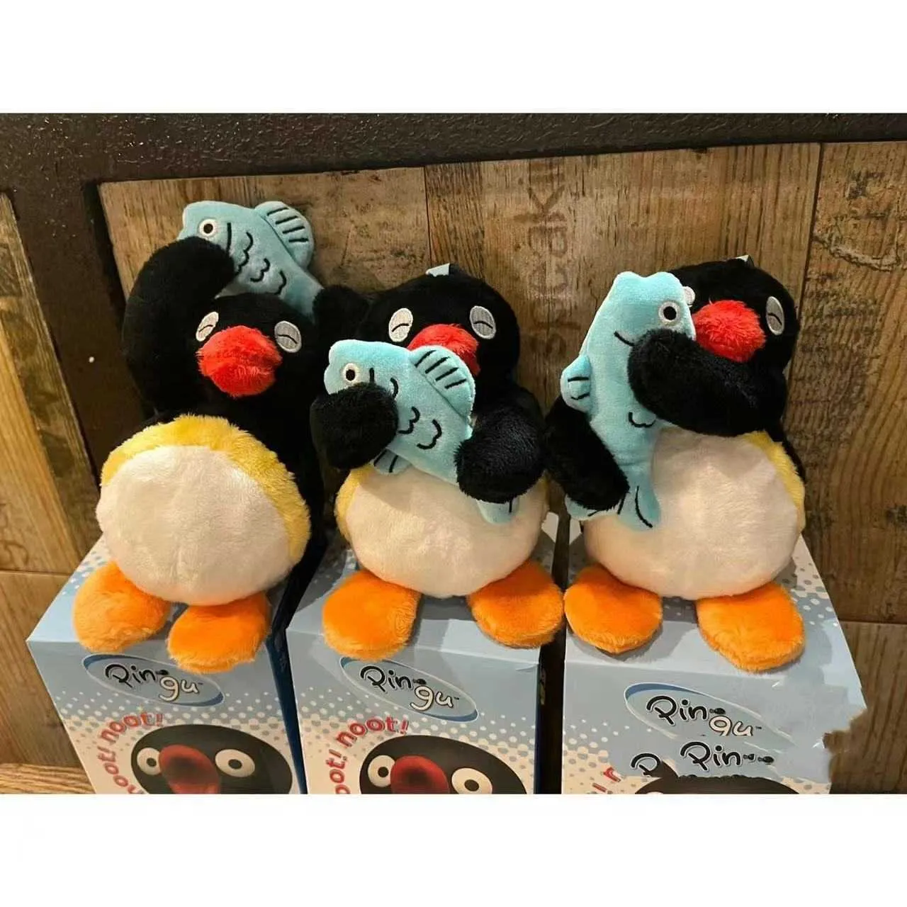 Peluche PINGU BIG Body En Forme D'oreiller / Coussin - 45 Cm, édition 2018 - Occasion En Bon état
