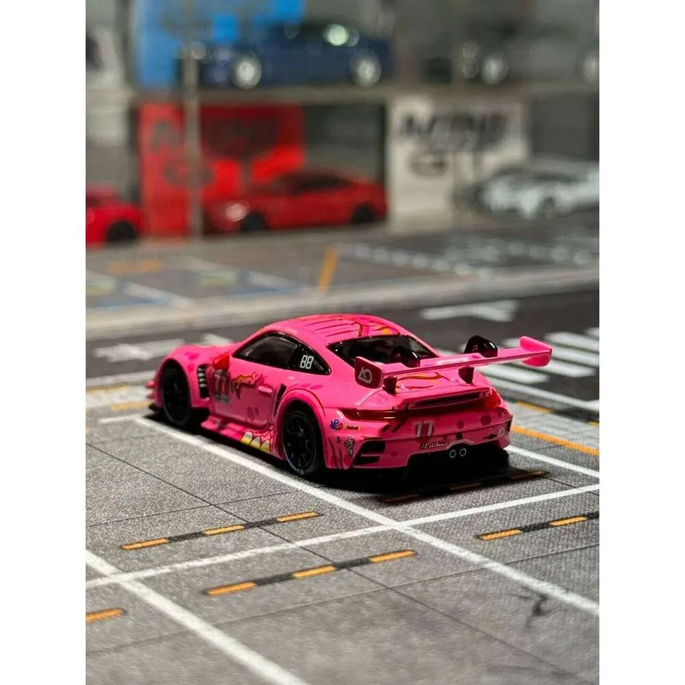 MINIGT 1:64 #1052 Porsche 911 GT3 R Pink Dinosaur De 16,26