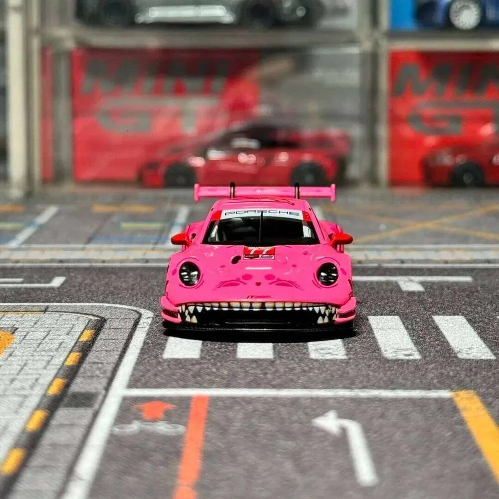 MINIGT 1:64 #1052 Porsche 911 GT3 R Pink Dinosaur De 16,26