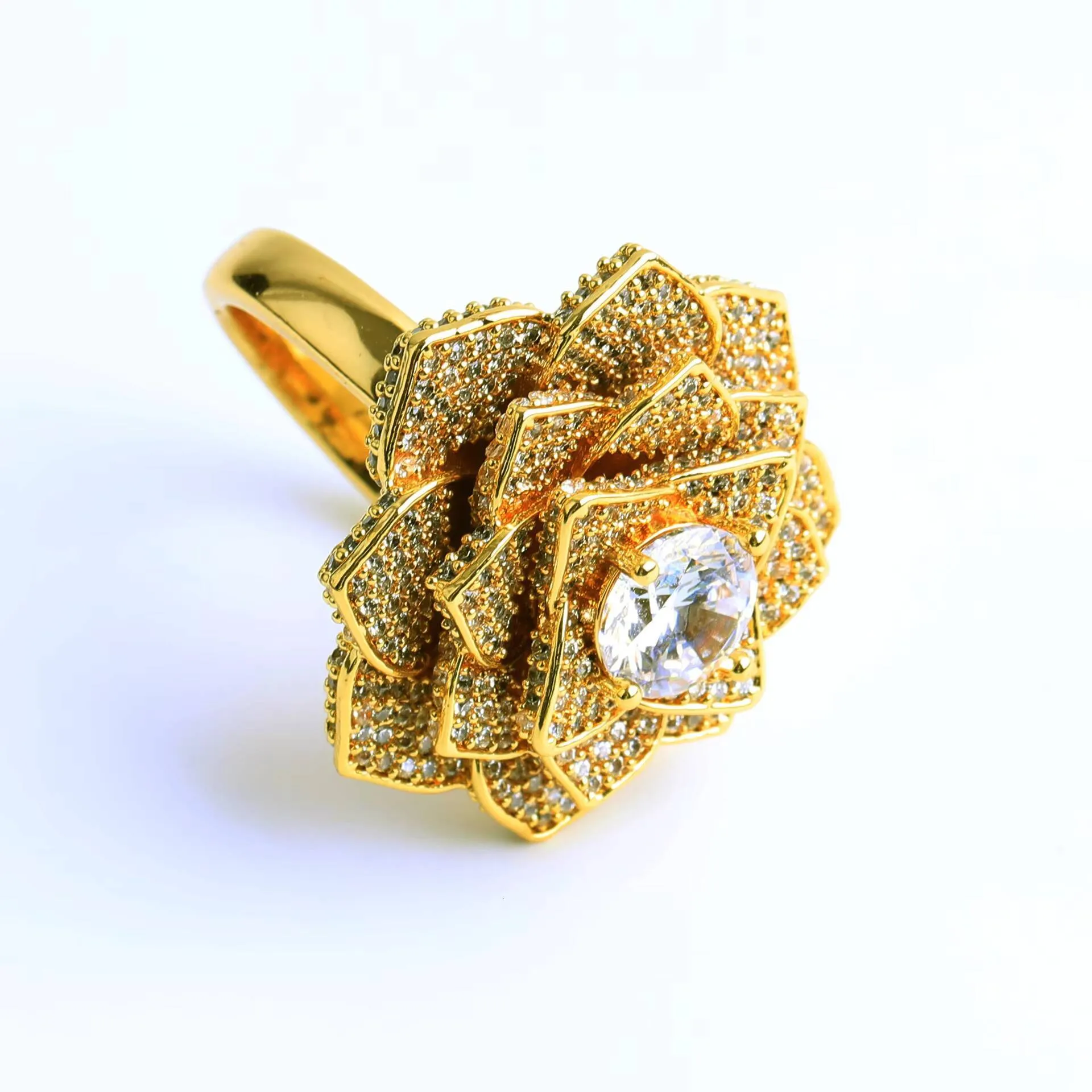 DE Shiny Hiphop Dazzling Iced Fashion Brass Silver Rose Gold Jewelry Striking Moissanite Big Flower Ring_voghion.com