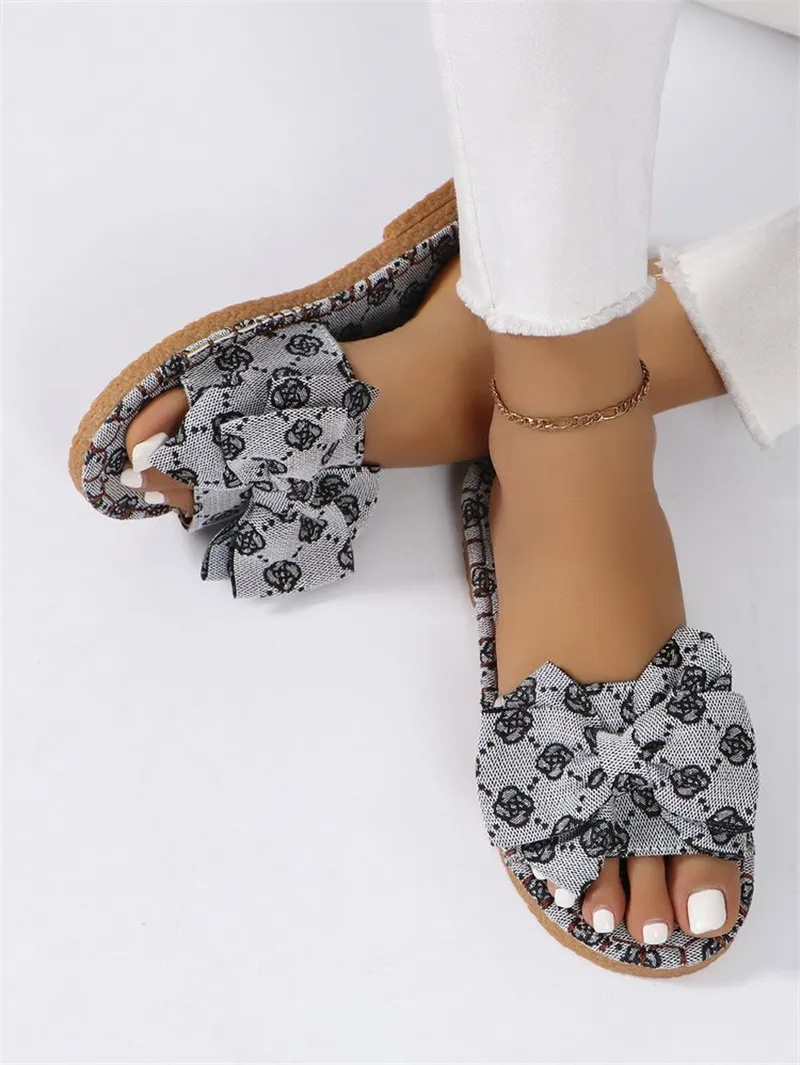 Large Size Thick Bottom Bow Flip Flops Women Wear Embroidered Beach Slippers Designer Shoes Size 36 43_vogvips.com