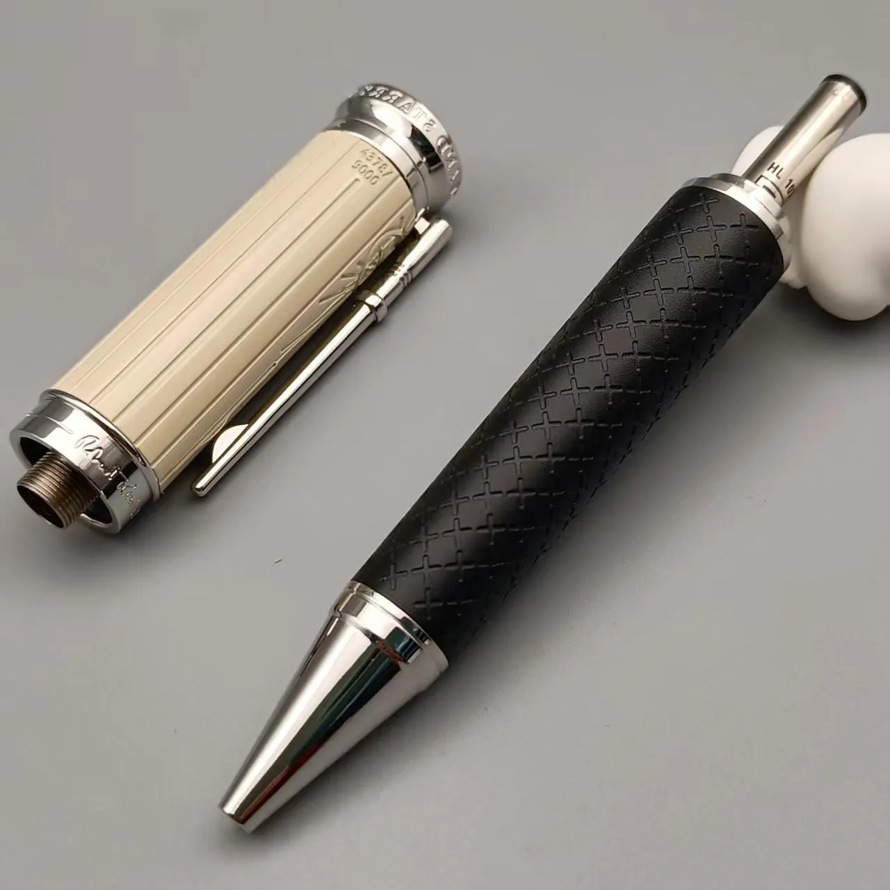 Mont Pens グレタ・ガルボ ホワイト ローラー ボール ペン を
