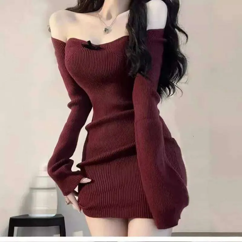square-neck knitted mini dress Square Neck for Women Waist-cinching Polyester Sweater Skirt 1/2 Sleeve from Dhgate Basic & Casual Dresses Classic