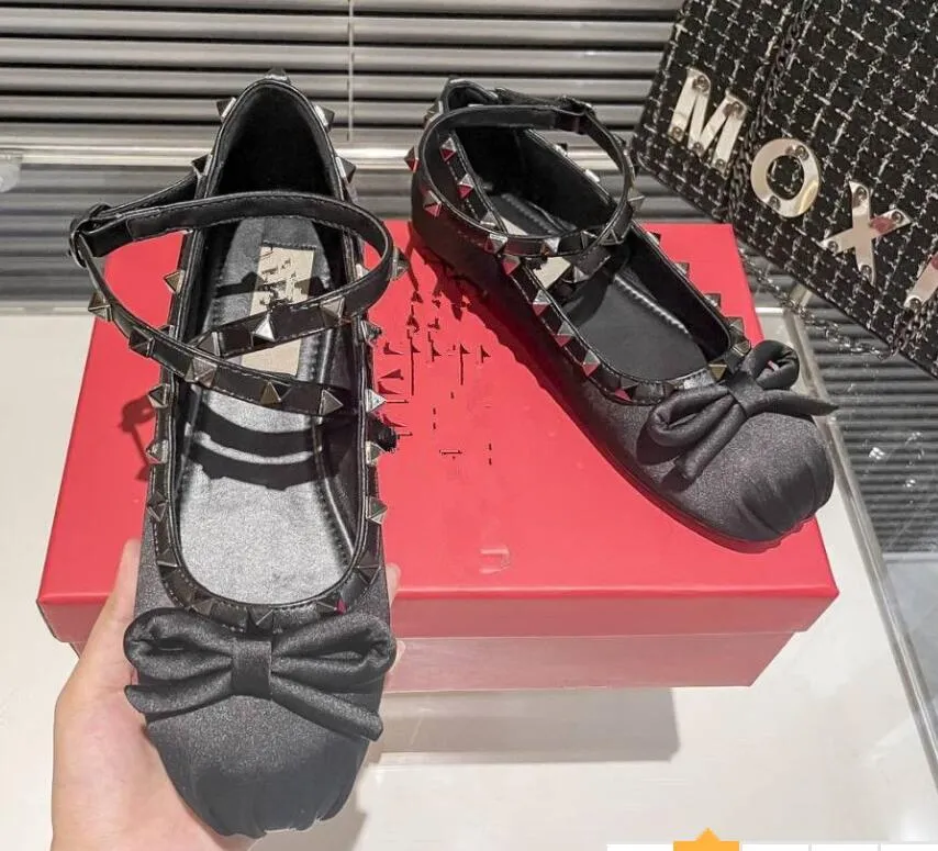Women's Dress Shoes Wedding Bow Formal Lace-Up Satin Black Pink Flat Shoes Size 35-40 from Dhgate Casual Shoes - price 35.24 Women's Dress Shoes Wedding Bow Formal Lace-Up Satin Black Pink Flat Shoes Size 35-40 from Dhgate Casual Shoes - price 35.24