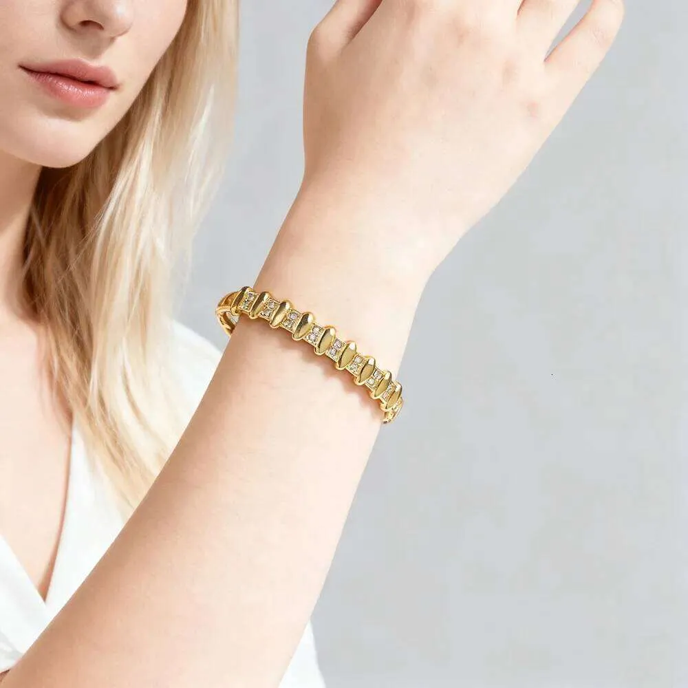 Women's Stainless Steel Geometric Zircon Cuff Bangle Bracelet_voghion.com