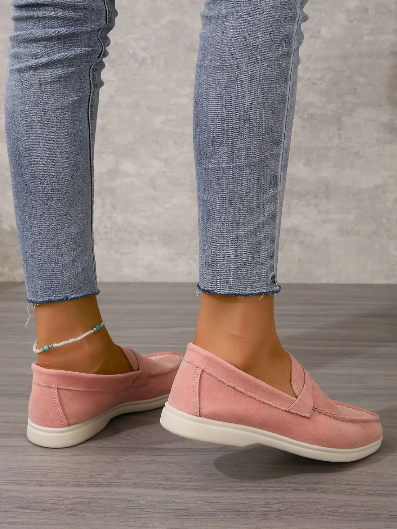 Women's Khaki Suede Pointed Toe Loafers Comfortable Flat Shoes_voghion.com