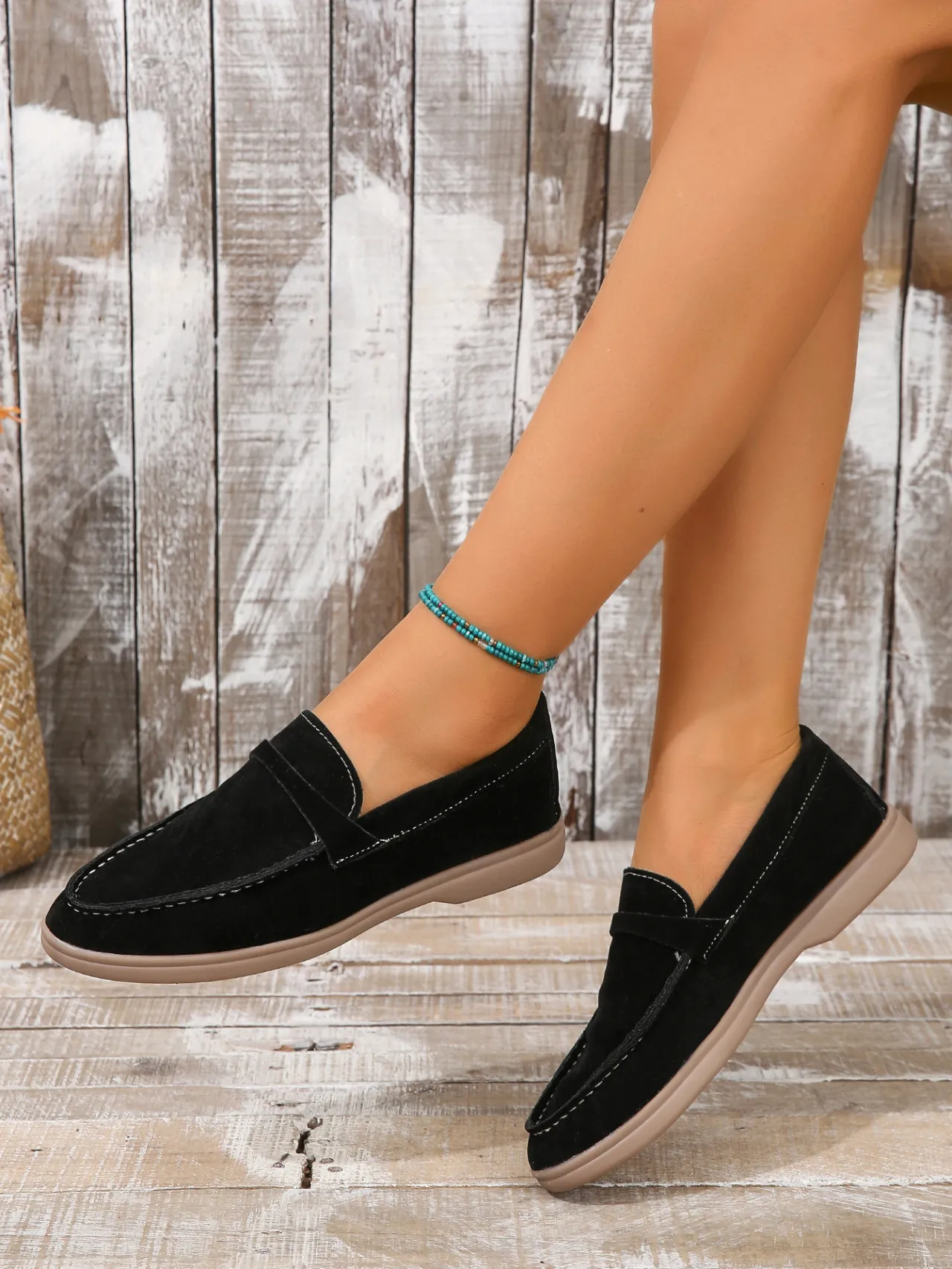Women's Khaki Suede Pointed Toe Loafers Comfortable Flat Shoes_voghion.com