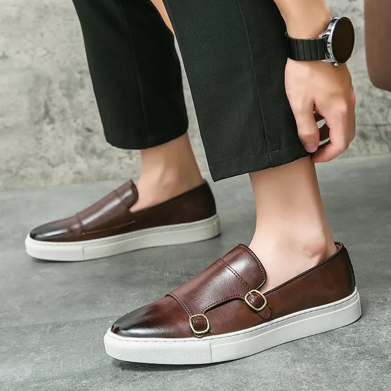 Herren-Sneaker aus braunem Leder mit doppeltem Riemen (ohne Monk-Schnitt), weiße Sohle, Freizeitschuhe_voghion.com