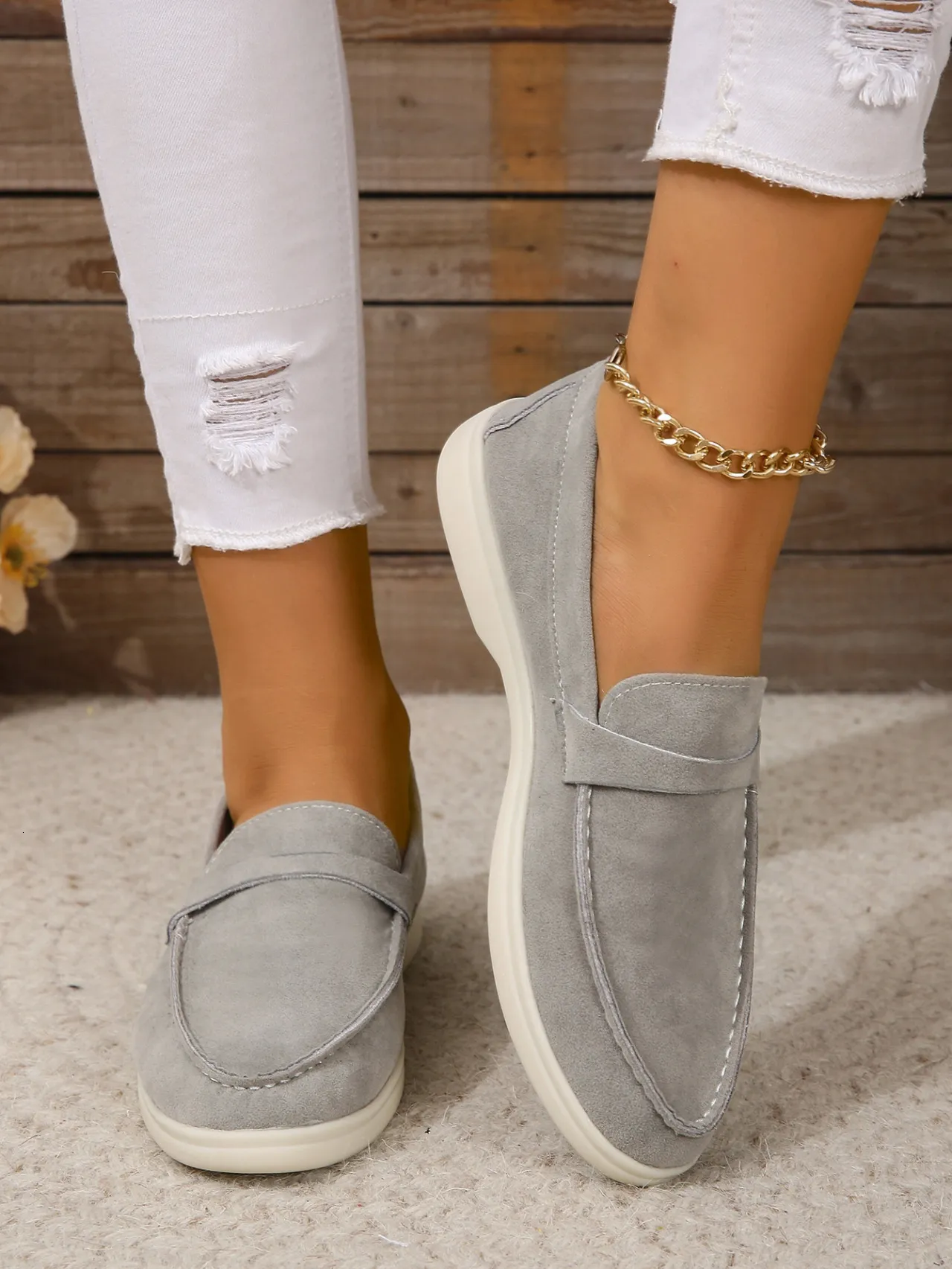 Women's Khaki Suede Pointed Toe Loafers Comfortable Flat Shoes_voghion.com
