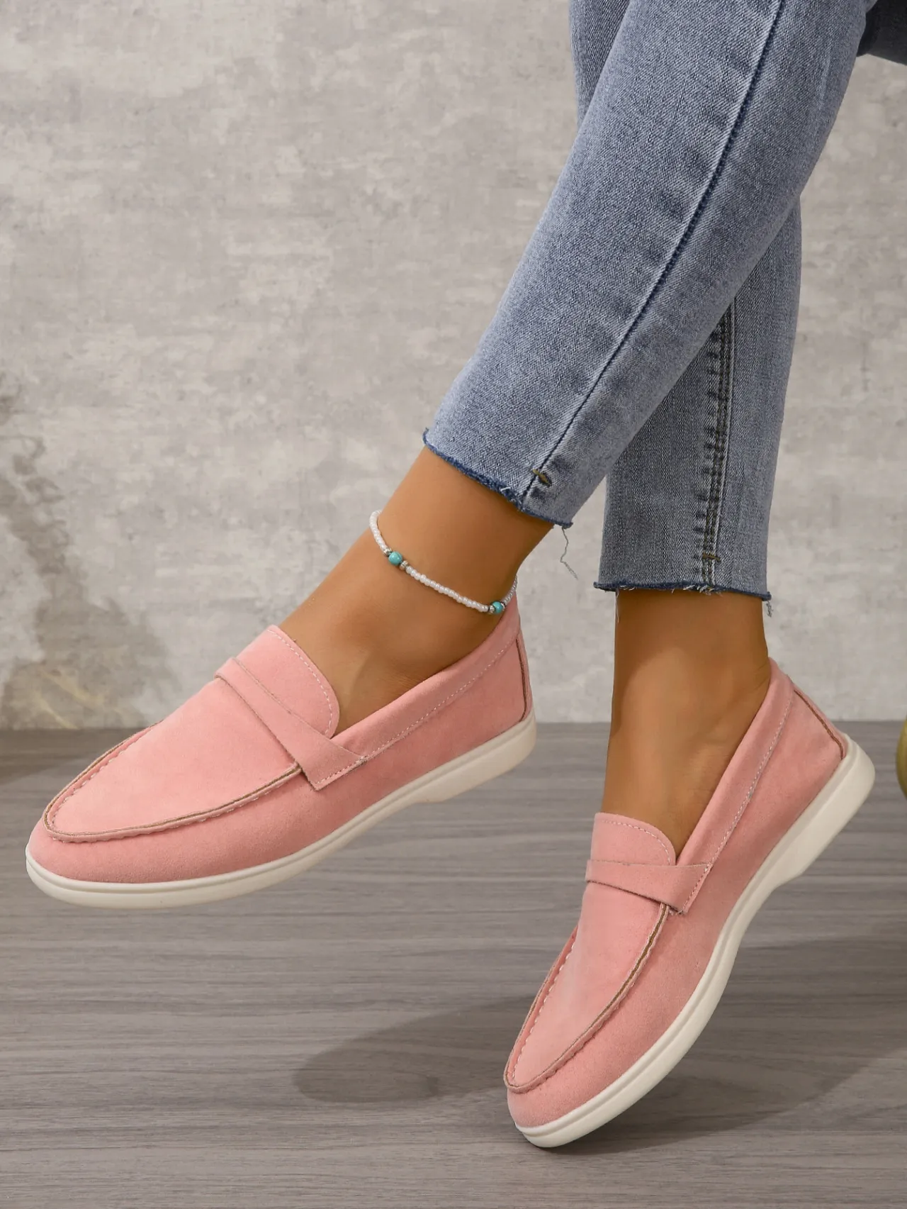 Women's Khaki Suede Pointed Toe Loafers Comfortable Flat Shoes_voghion.com