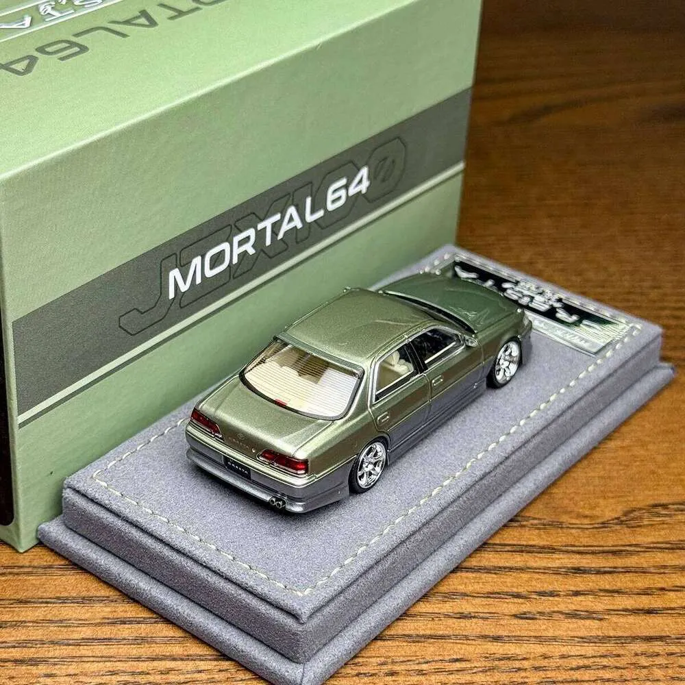 MORTAL 1:64 CRESTA Millennial Green Pres Döküm Model Yi TL769