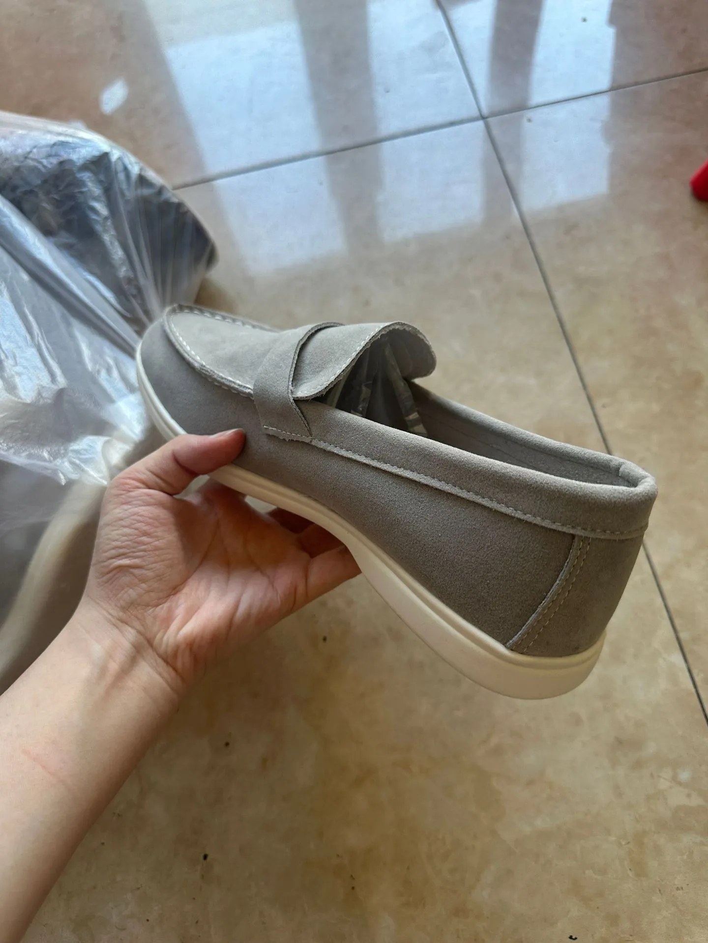Women's Khaki Suede Pointed Toe Loafers Comfortable Flat Shoes_voghion.com