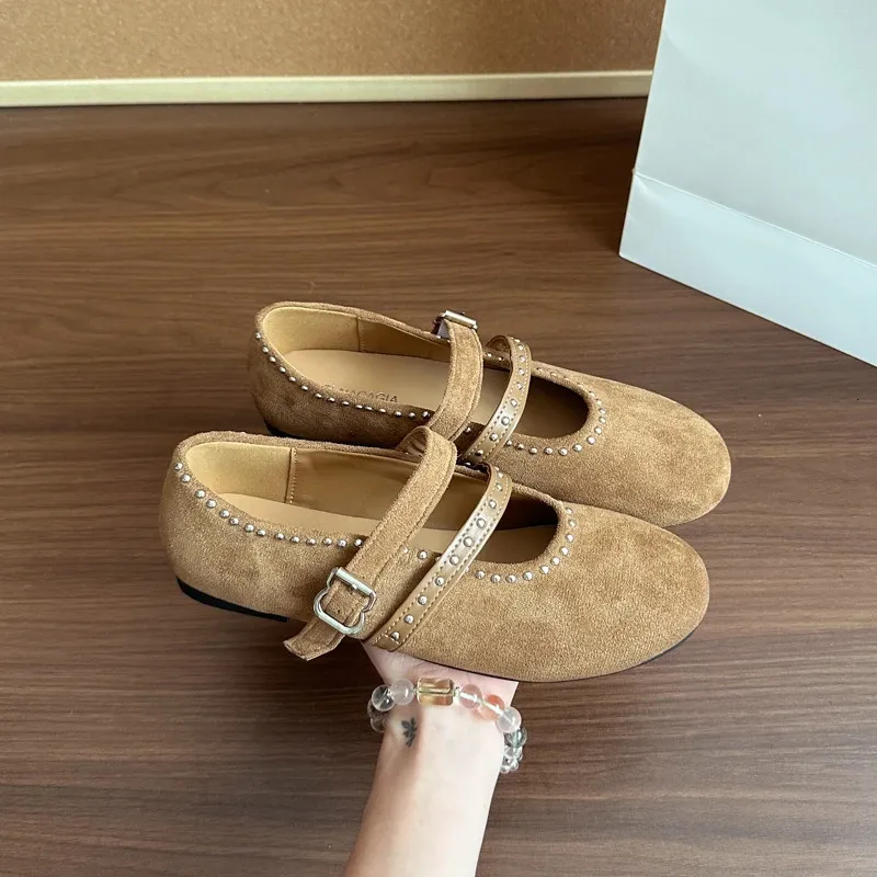 Autumn Low Heel Womens Fashion Round Toe Suede Slip Strap Rivet Soft Sole Anti Slip Wear Resistant Single Shoes 260602_voghion.com