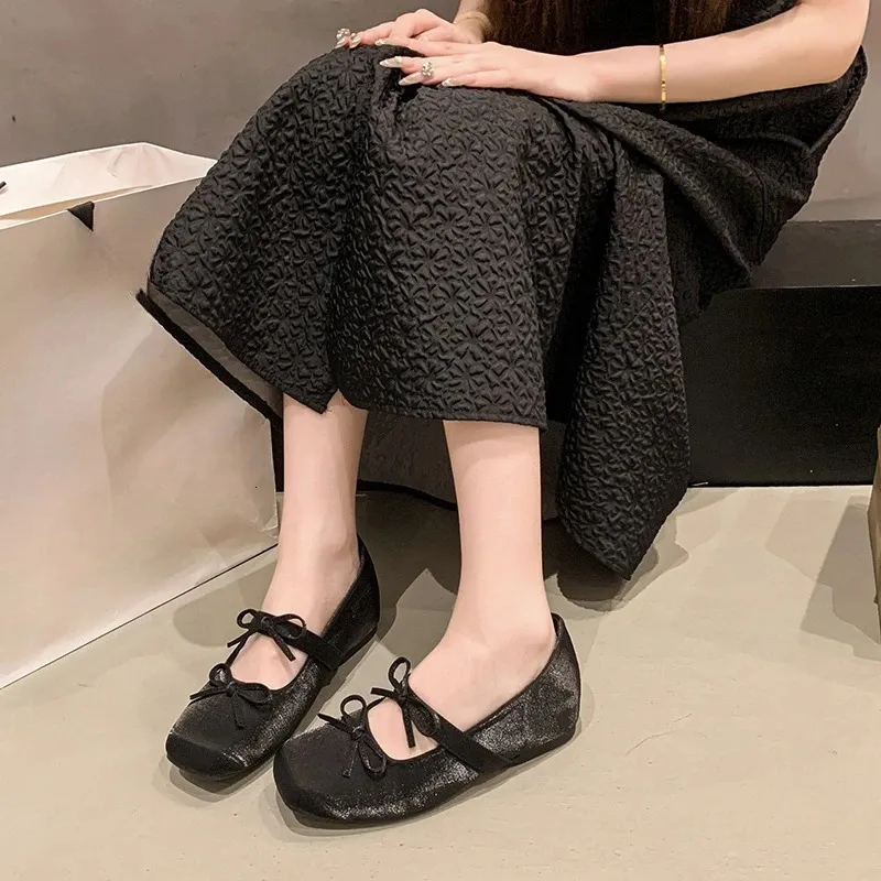 Mary Jane Low Heel Autumn Square Toe Shallow Mouth Bow One Soft Sole Anti Slip Wear Resistant Single Shoes 260602_voghion.com