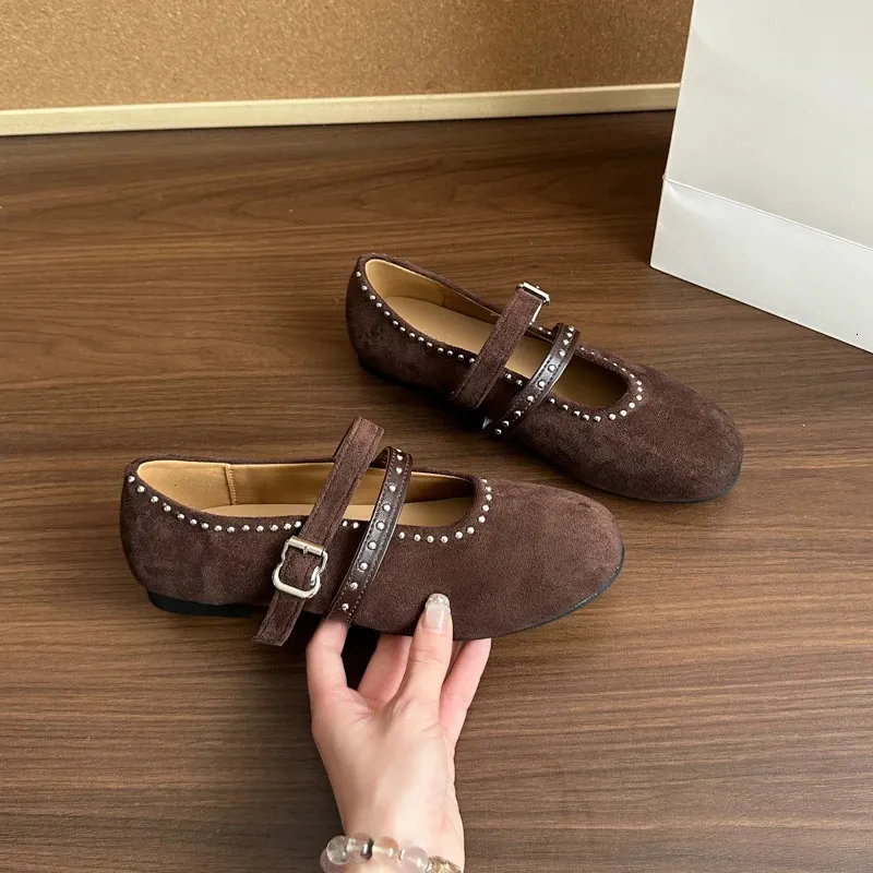 Autumn Low Heel Womens Fashion Round Toe Suede Slip Strap Rivet Soft Sole Anti Slip Wear Resistant Single Shoes 260602_voghion.com