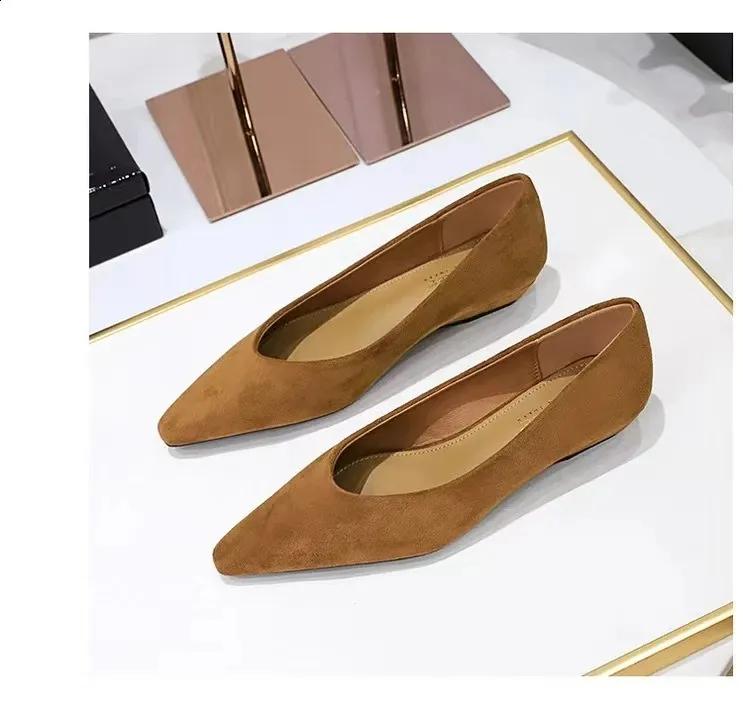 Elegante Braune Pumps Mit Niedrigem Absatz Für Das Büro_voghion.com
