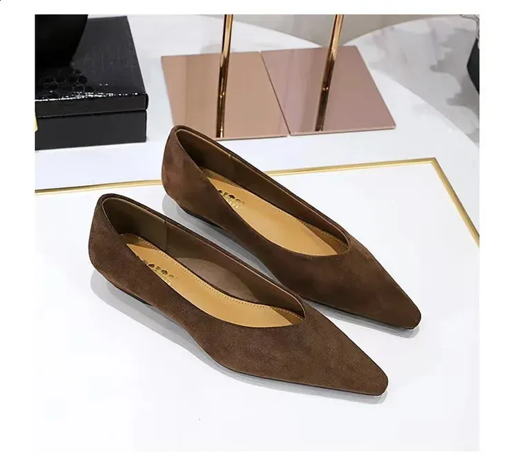 Elegante Braune Pumps Mit Niedrigem Absatz Für Das Büro_voghion.com