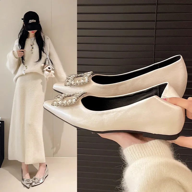 Modieuze dames high heels met kristallen gesp en puntneus_voghion.com