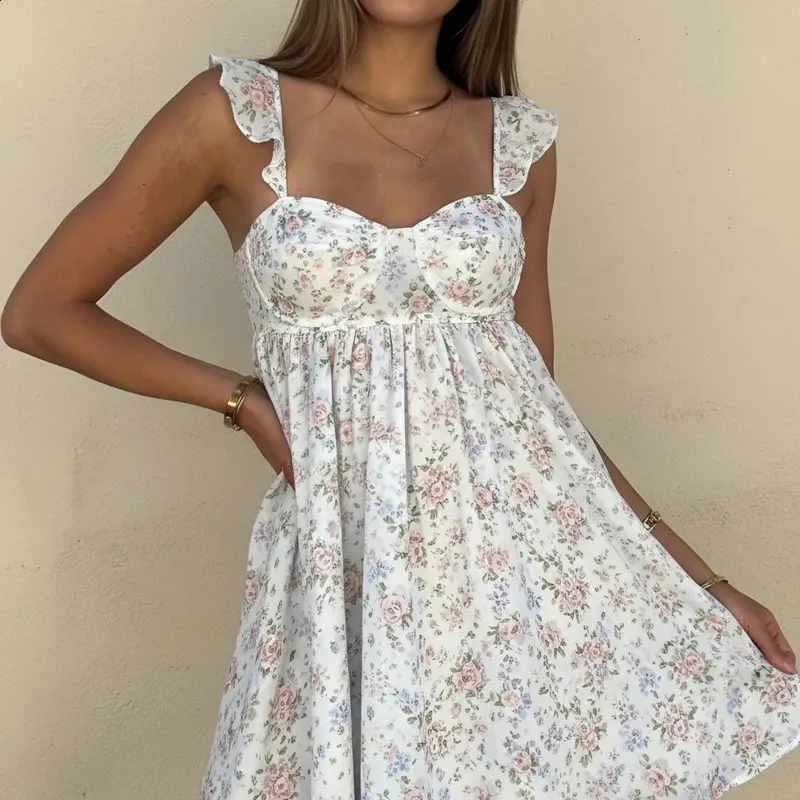 slip dress layered Save a cool layering trick❤️ Wearing just a can sometimes feel a bit too bare for me Waist Size:30″ main image 0
