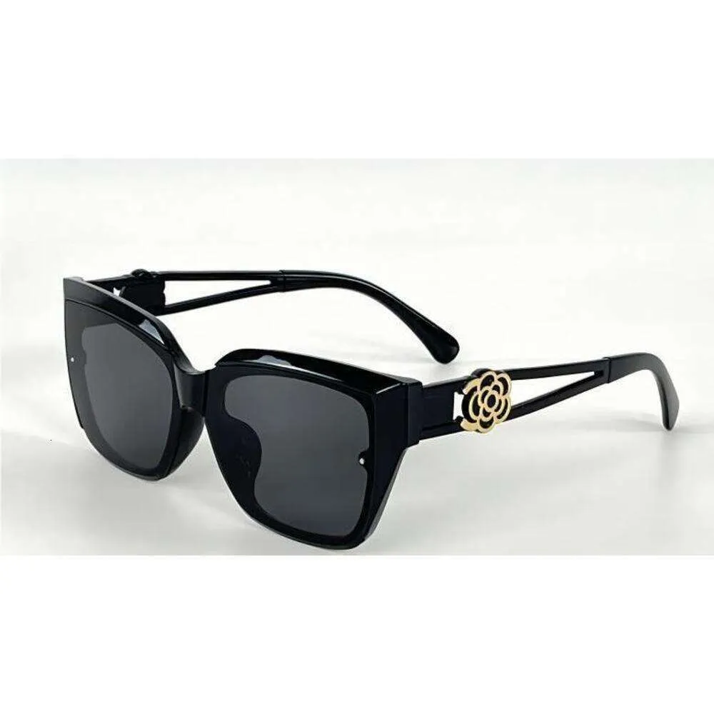 Luxury Vintage Designer Oversized Black Cat Eye... From  display picture 3
