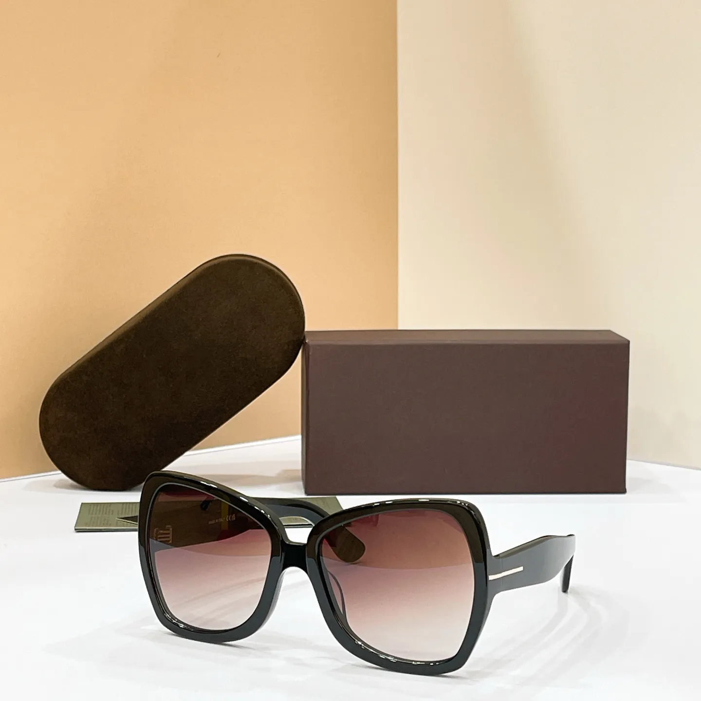 Butterfly Full Rim Sunglasses with UV Protection Buy Gucci GG1861S Women main image 3