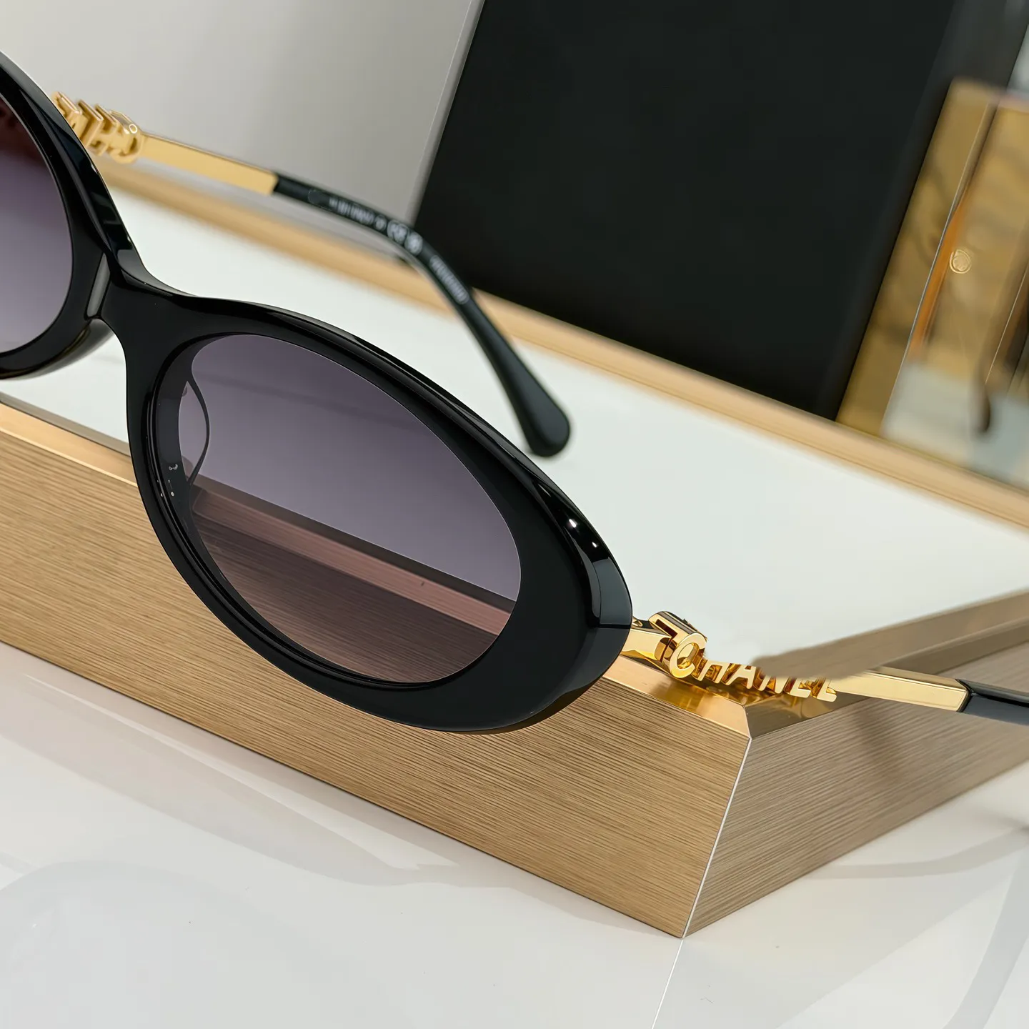 Sunglasses Women Luxury Oval Sunglasses Black Gold... From  display picture 2