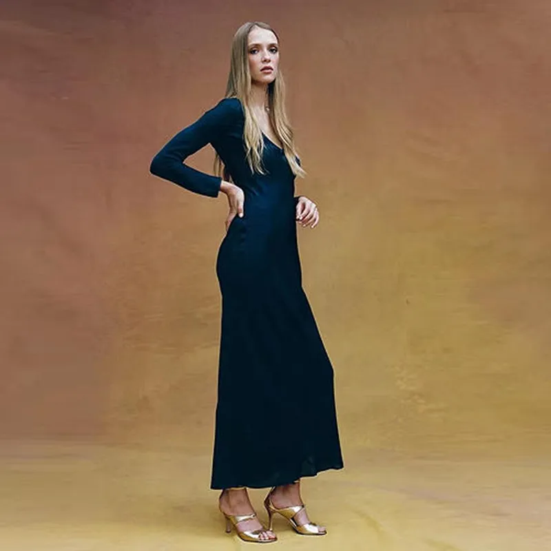 bias cut long sleeve dress 2026 Black And Blue Silk V Neck Sleeve... From Womenclothing123, Rs.13,107.56 In Bulk Pink What Happened with Taylor Dubai Kaftan it ensures a flattering Size:S（height：155~165）