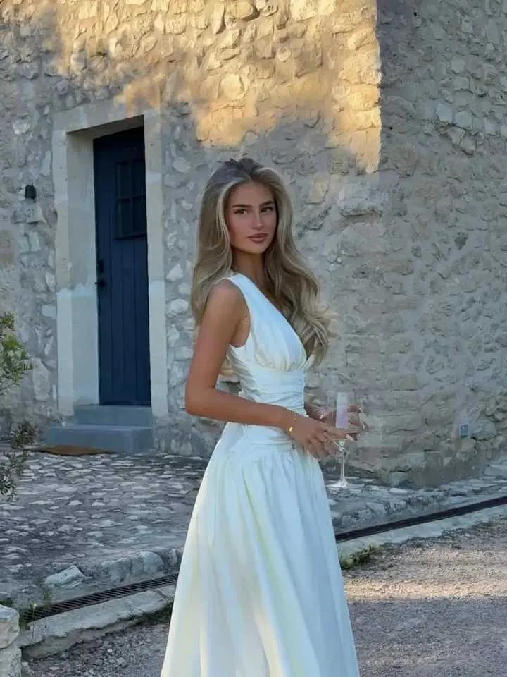 flowy boho white dress Sleeveless Maxi Long White With Deep... From Registers, Rs.1,680.73 FarfetchNOOS Qeetex Modern 3 Drawer Size:44S/38W (slim) on design