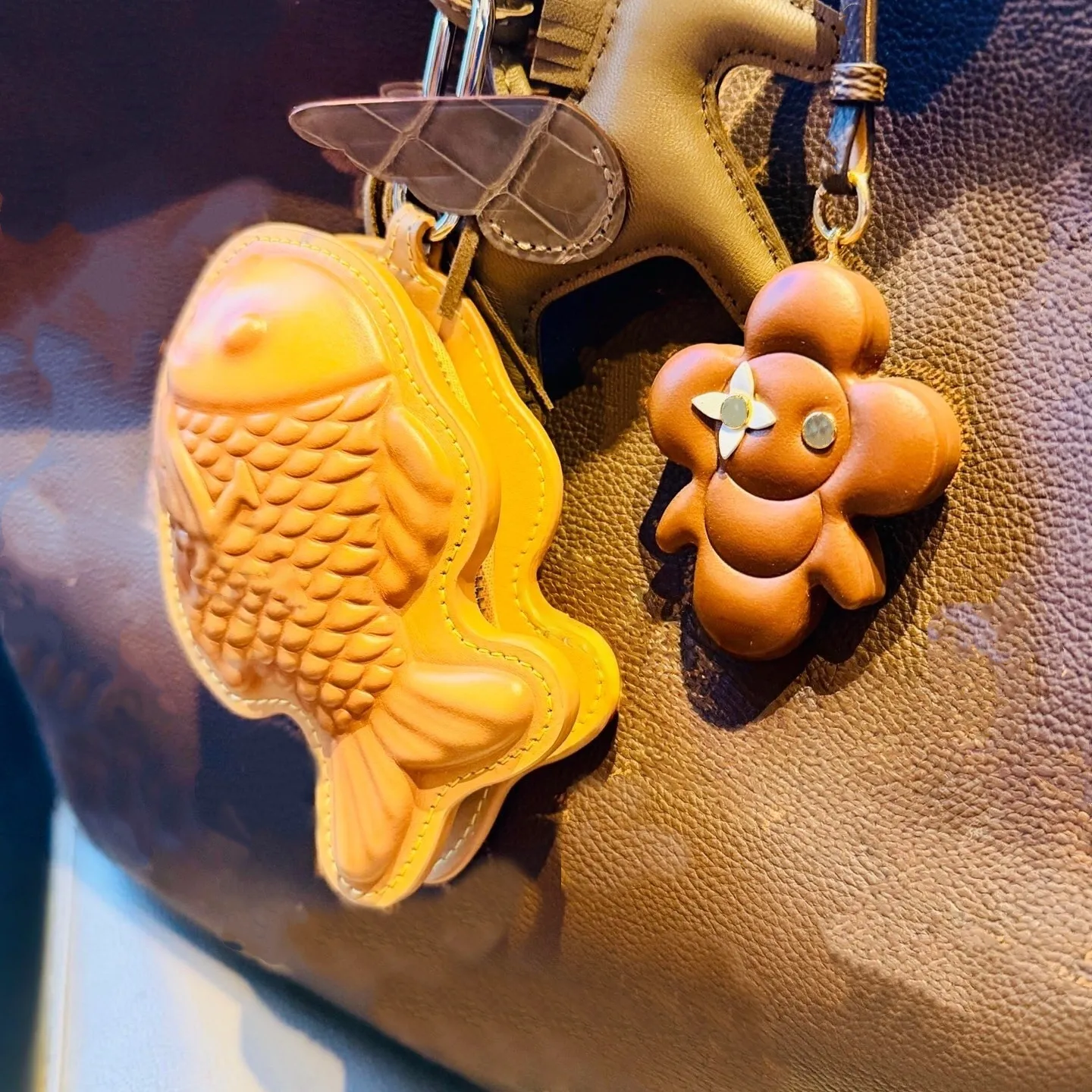fish leather accessories WellieSTR 6PCS Colorful Genuine Salmon Skin Piece Multi Color DIY Bag Belt Shoes 25x10cm (Random Color) The distinctive scale pattern of each fish is unique FISH LEATHER ANYONE? - AN