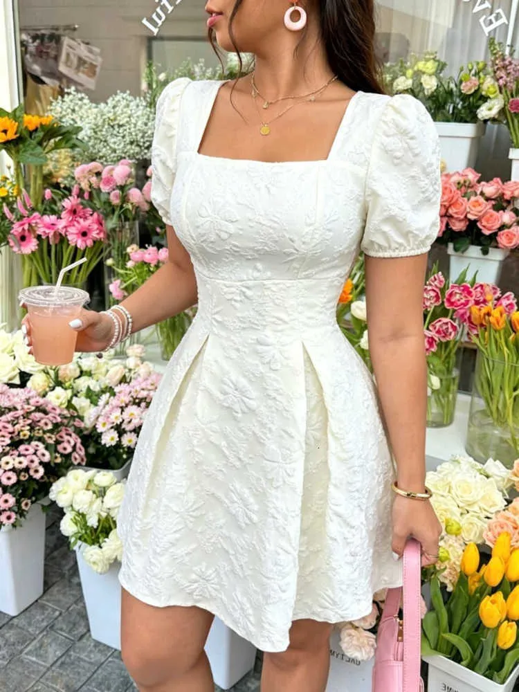 elegant dress with embossed flowers Floral Evening Dresses with Elegant Prints