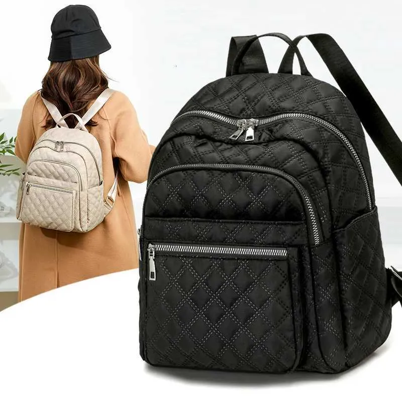 north face backpack for giral Women's The Jester TNF Black Youth Backpack Herschel Retreat PO240845 Color:GRIGIO Sternum strap