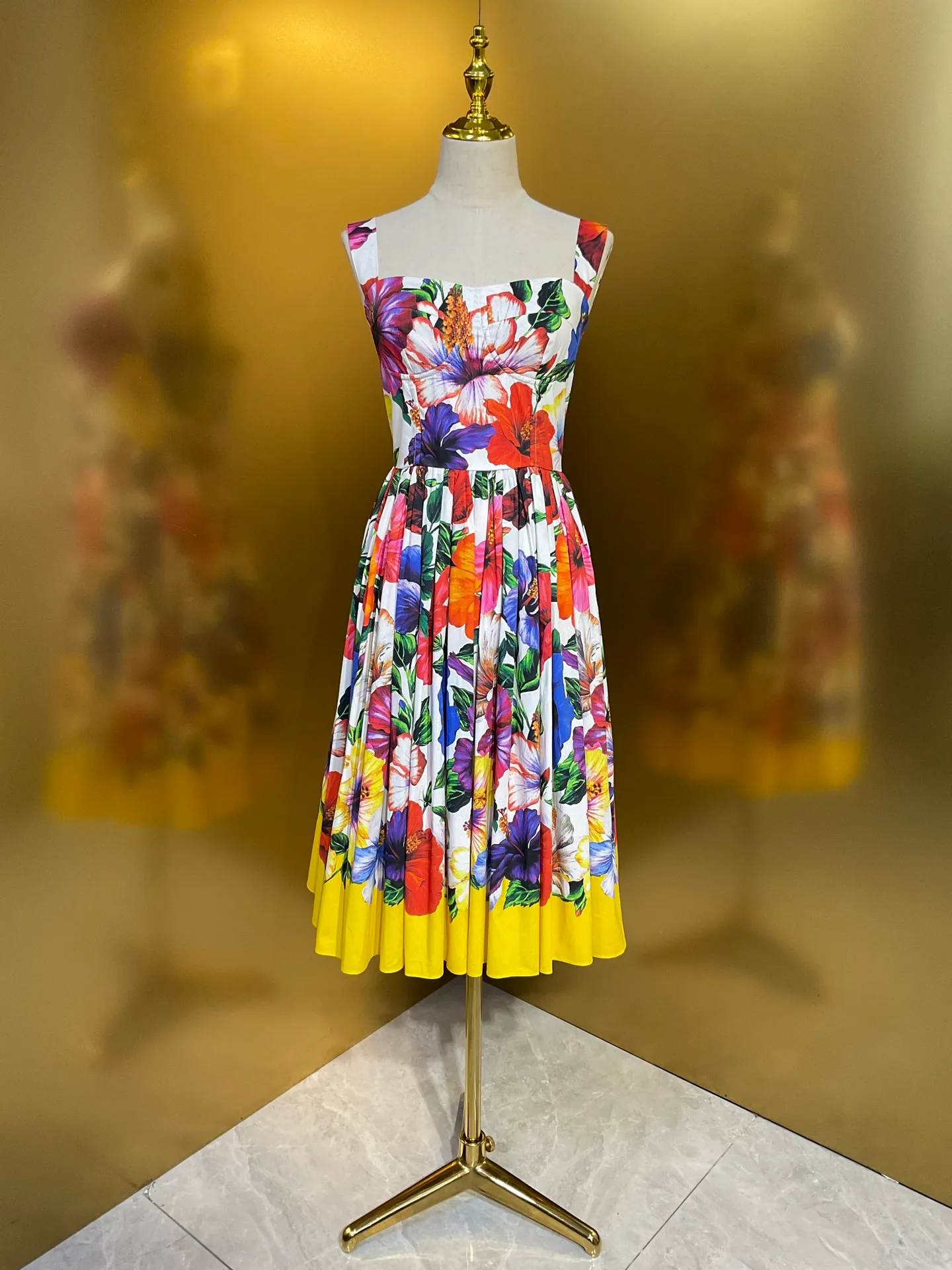 china dress Maxine Bespoke | Modern Red & Gold Chinese Wedding Dress Say hello to your size:small Neckline: One Shoulder Plus Size Personal Styling