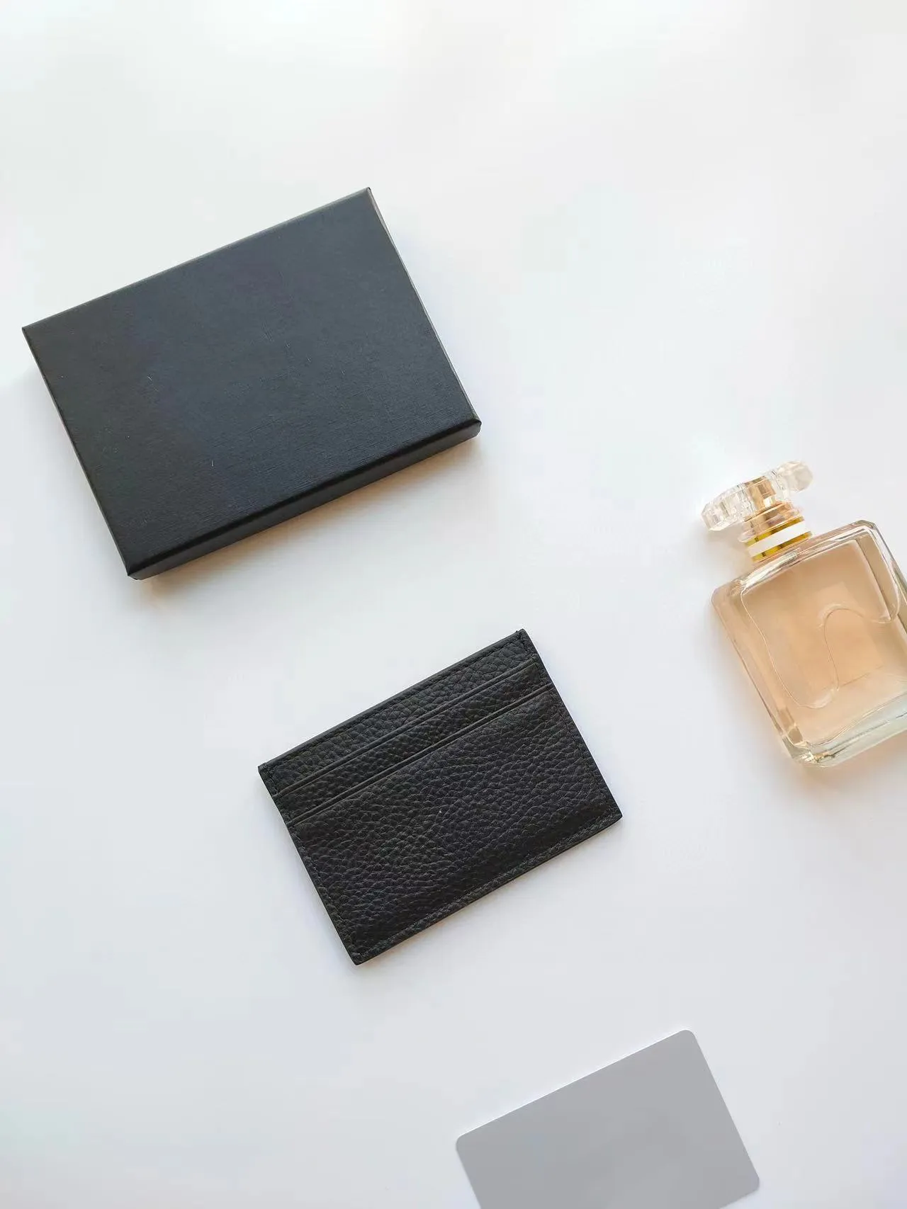 ✓ DHgate 남성과 여성을위한 디자이너 카드 소지자 정품 가죽 지갑 |키 링이있는 미니 지갑 |신용 코인 홀더 |선물 상자와 도매  | 오늘 특별 할인