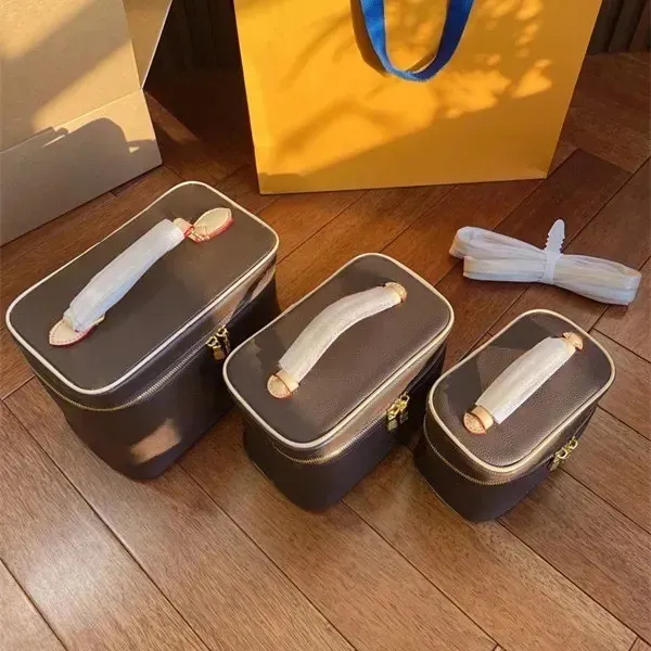 Luxury Designer Toiletry Kit With Bb Makeup, Vanity Bags, Wholesale