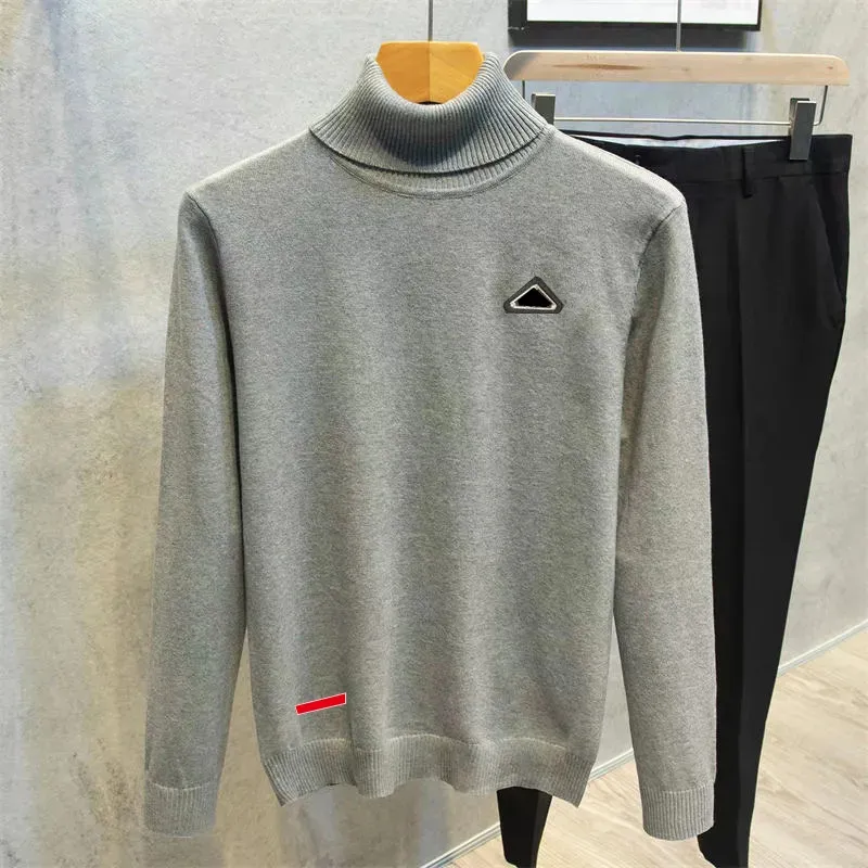 maglione a collo alto con distintivo triangolare da uomo e da donna, maglione di design per uomo, maglioni in cashmere, maglione in cotone tinta unita_voghion.com