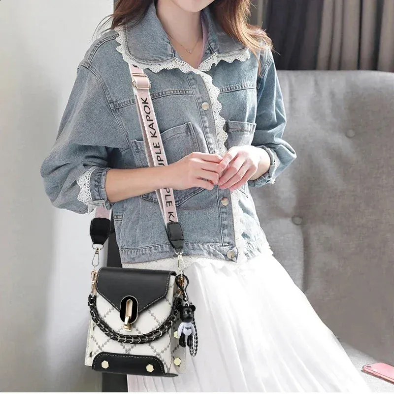 Chic Mini Square Crossbody Bag - Korean Style Summer Handbag 