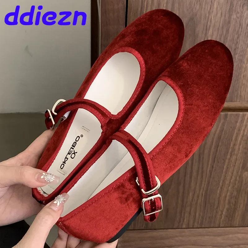 2024 Spring/Summer Red Flats for Women - Casual, Soft, and Fashionable girls  shoes Style: D9C9 2942 0406