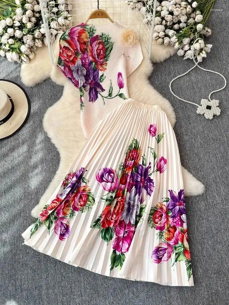Floral Pleated Two-Piece Dress Set: Elegant Womens Work